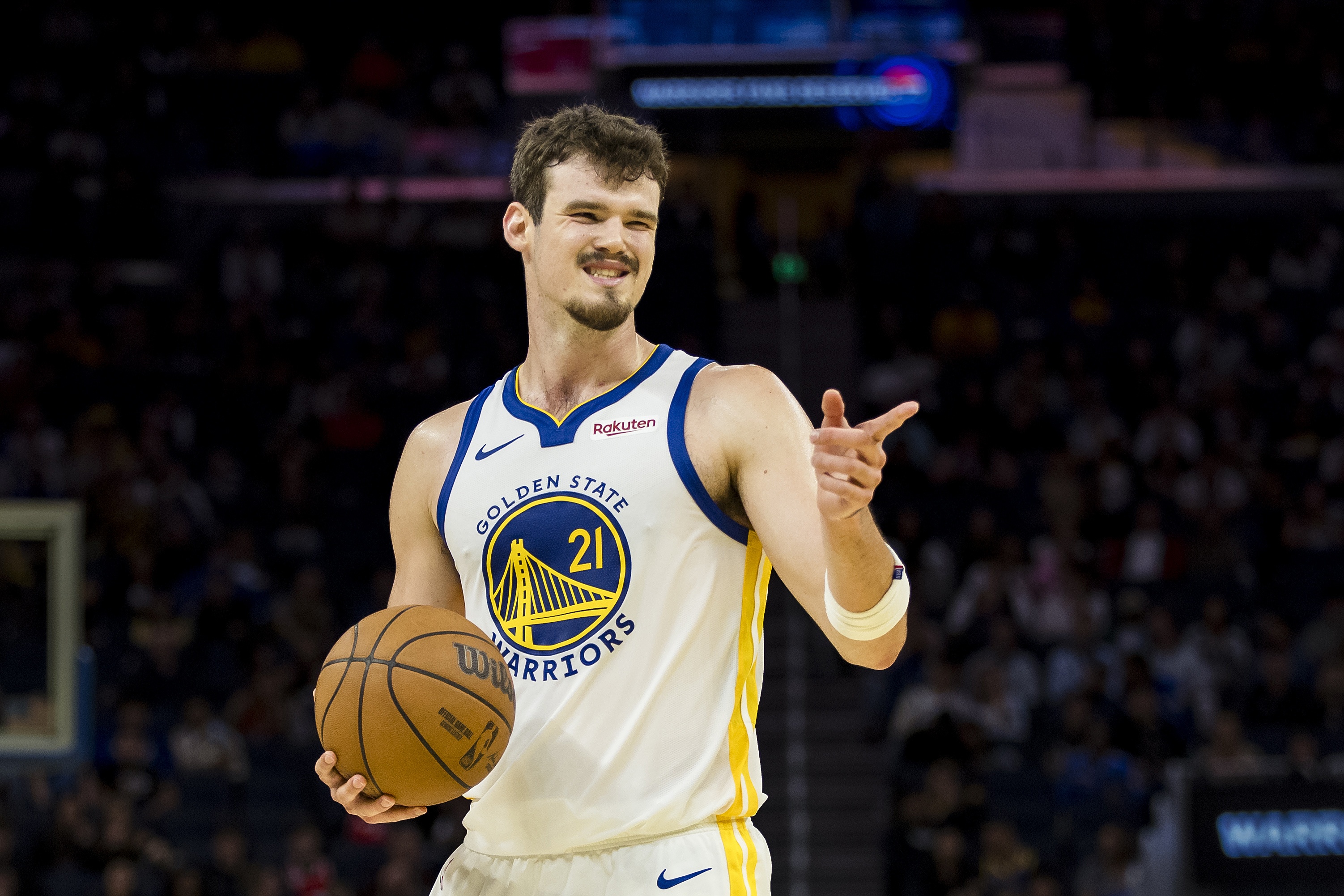 欧冠决赛下注-波斯特今日命中5个三分 平勇士队史首发中锋球员里单场最高